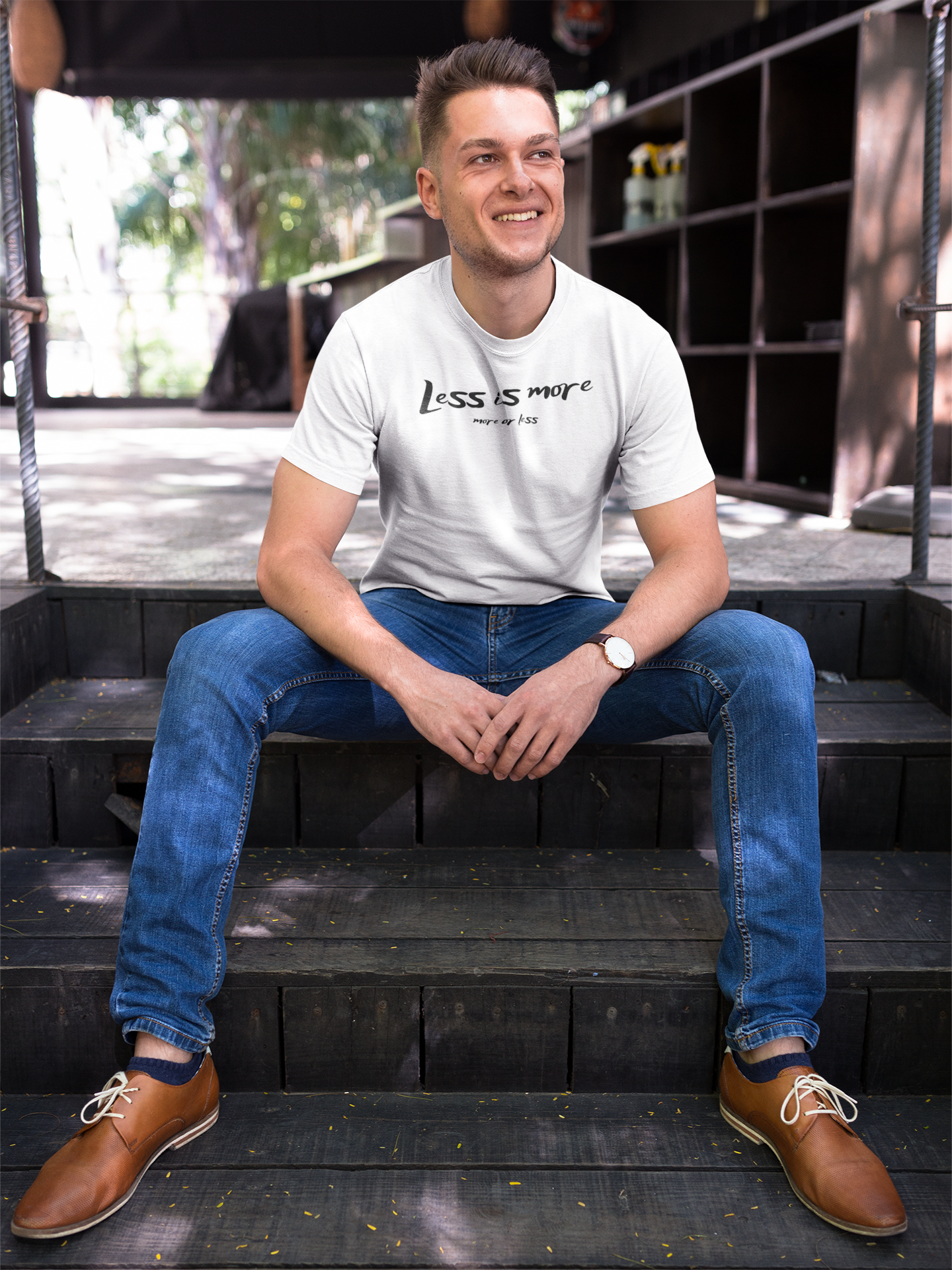 Less is more | T-shirt